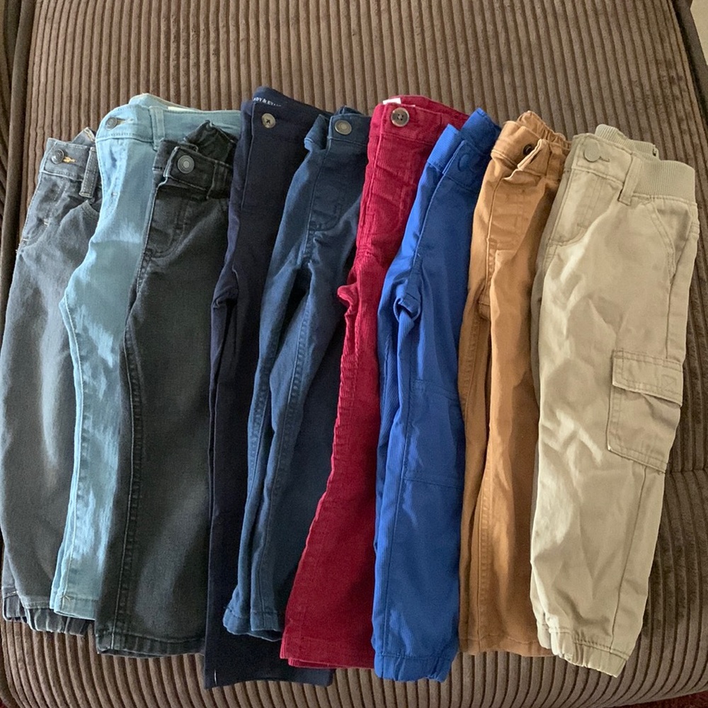 9 pairs of jeans/pants for toddler boy (3T)